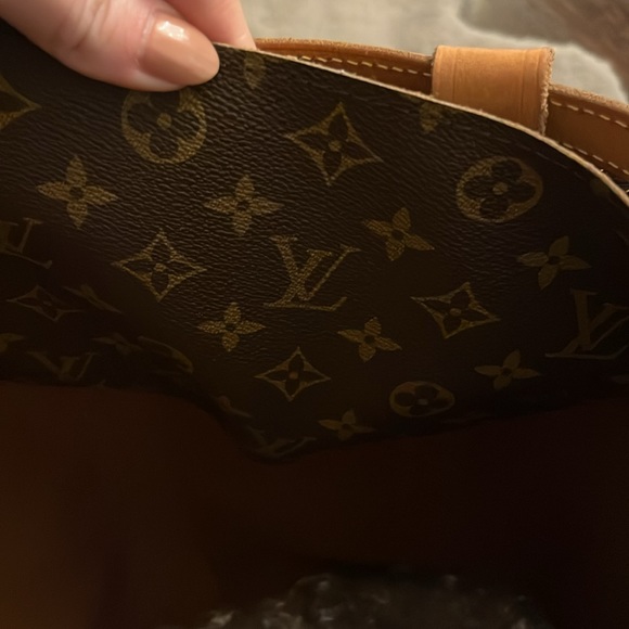 Louis Vuitton Randonnee GM backpack. - Picture 9 of 12